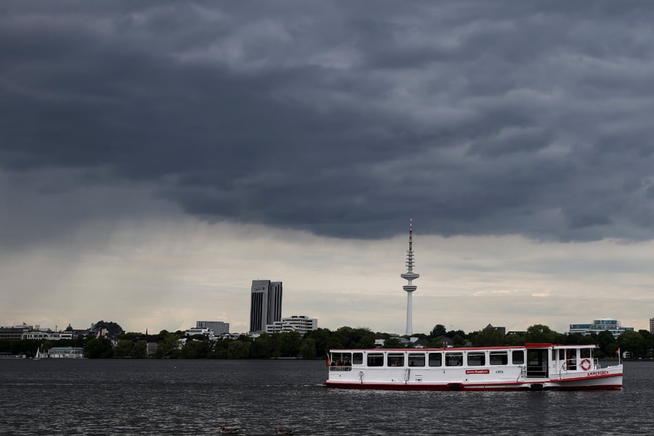 Nach der Sonne kommt der Sturm: Warnung vor schweren Gewittern im Norden