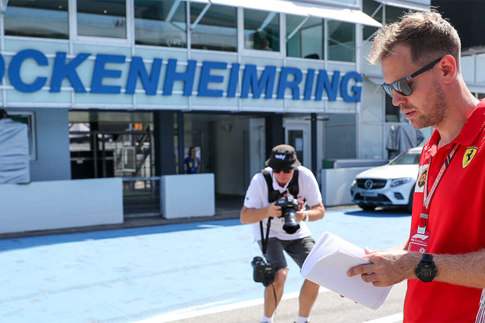 Sebastian Vettel steht vor dem Grand-Prix am Hockenheimring ein wenig alleine da.