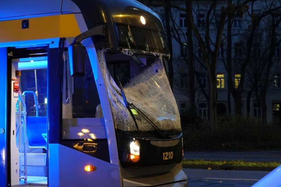 An beiden Fahrzeugen entstand hoher Sachschaden.