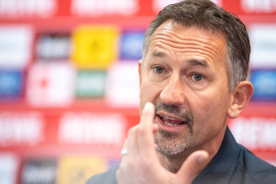 Der neue Trainer will mit dem 1. FC Köln unbedingt die Bundesliga halten.