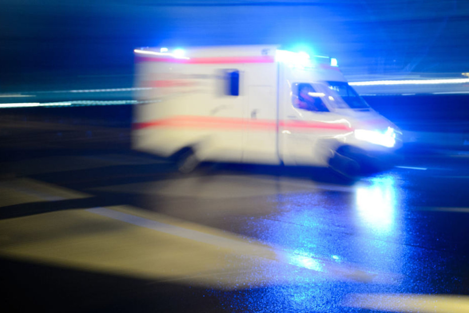 Kind von Auto überrollt und schwer verletzt (Symbolbild).