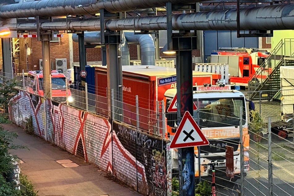 Immer noch sind 120 Einsatzkräfte vor Ort.