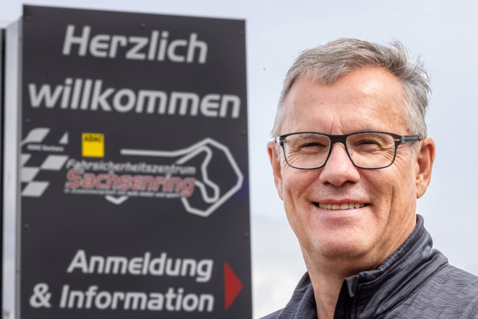 Der frühere Rallyefahrer Ruben Zeltner (65) ist Geschäftsführer im Verkehrssicherheitszentrum am Sachsenring.