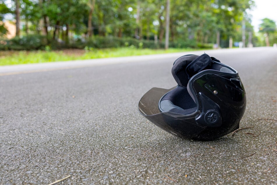 Kontrolle verloren! Motorradfahrer stirbt bei Unfall nahe Kipsdorf