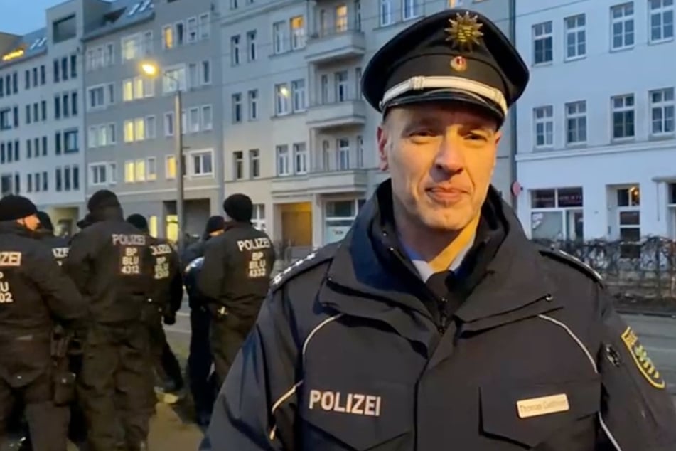 Polizeisprecher Thomas Geithner vor Ort.