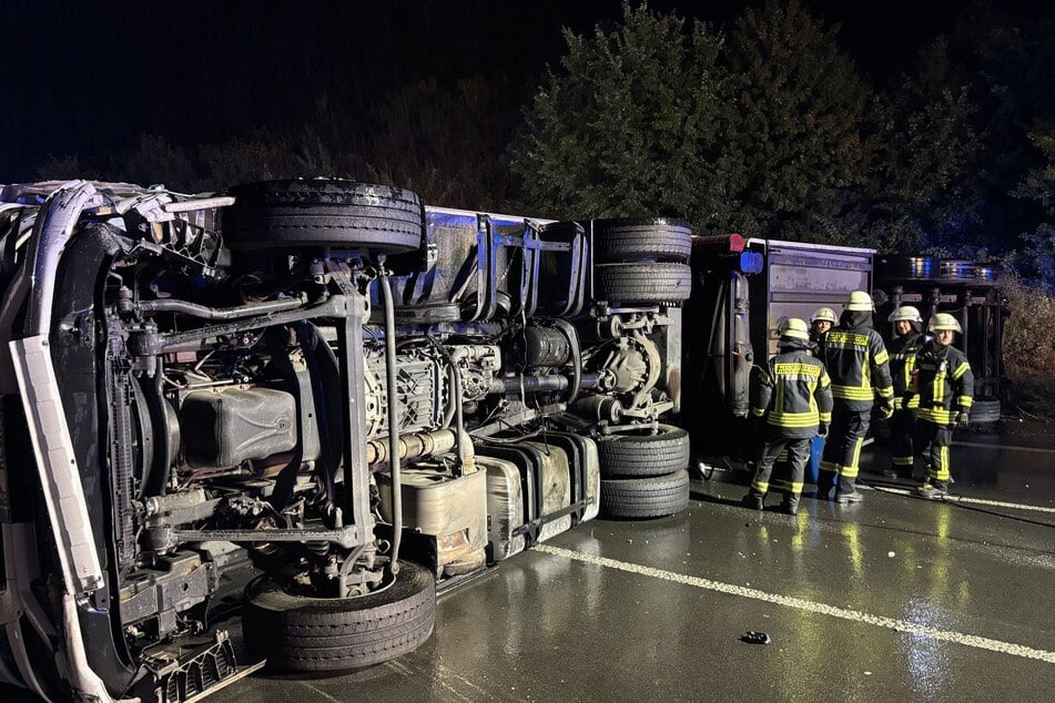Unfall A3: Vollsperrung auf A3 bei Köln: Strecke nach Lkw-Unfall wieder frei