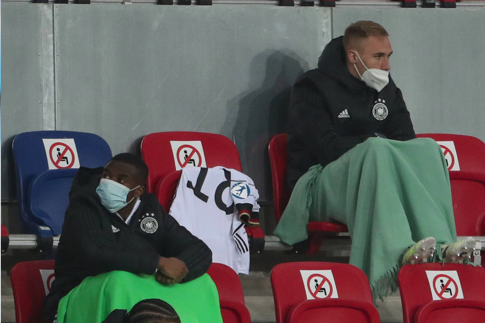 Die ersten 67 Minuten musste Florian Krüger (22, r.) auf der Tribüne Platz nehmen.