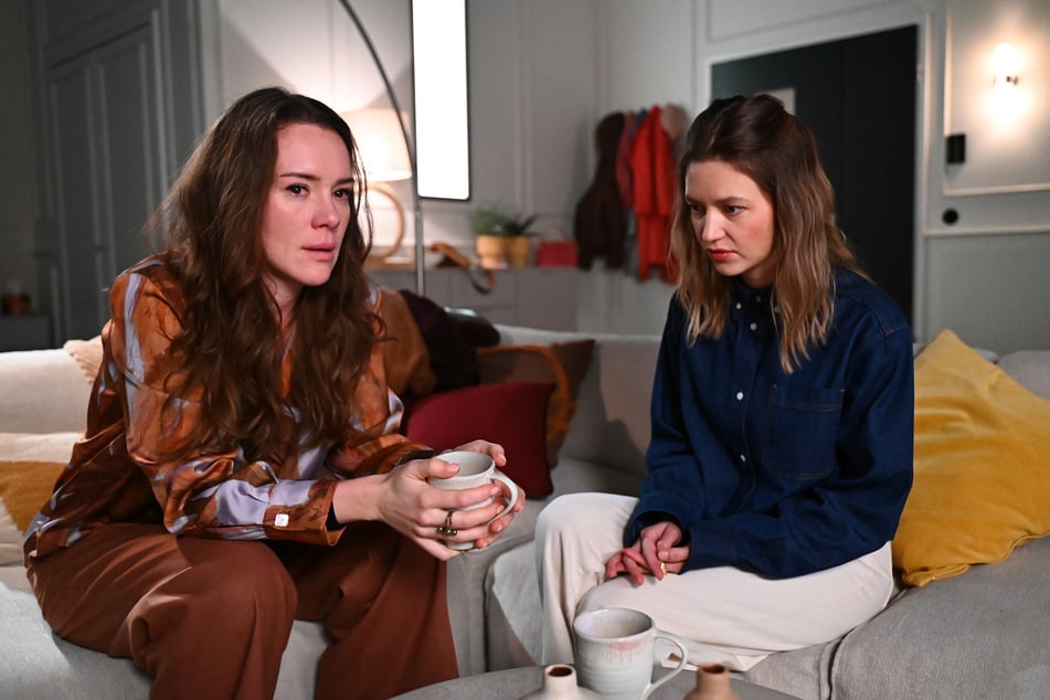 Nathalie (r.) fühlt mit Emma mit.