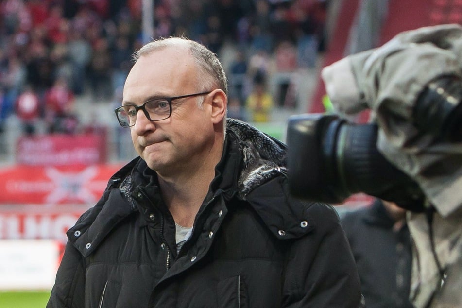 Fußball-Kommentator Frank Buschmann (57) kann die Entscheidung des SC Freiburg, dass es keine gemeinsamen Fan-Artikel mit RB Leipzig geben wird, nachvollziehen.
