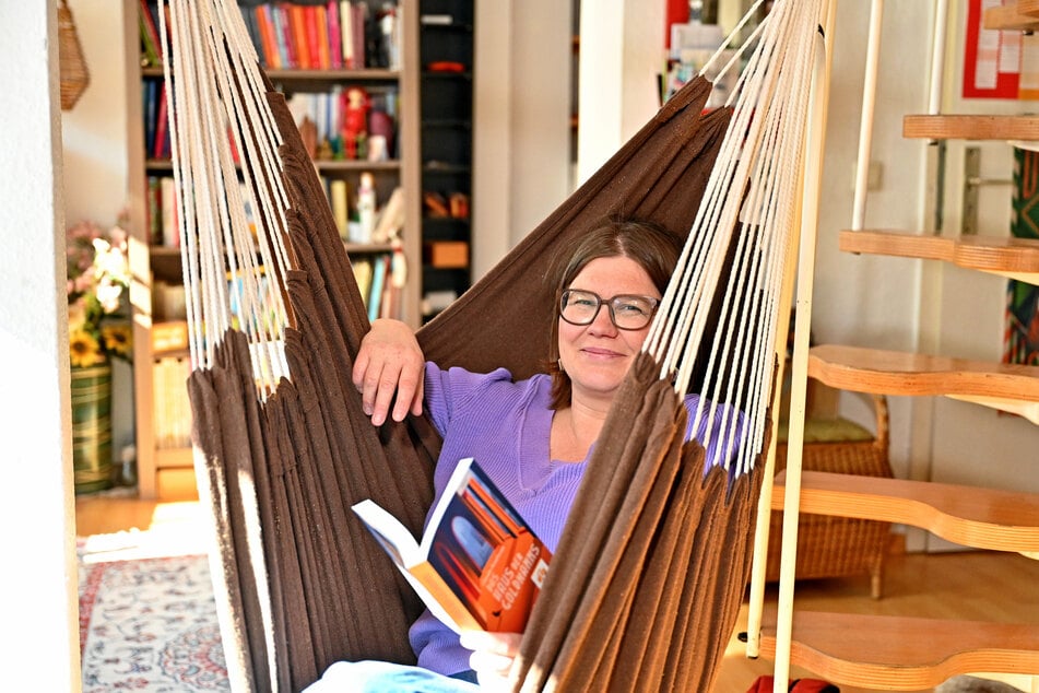 Ultraviolett-Verlegerin Katja Völkel (46) hat sich's bequem gemacht.