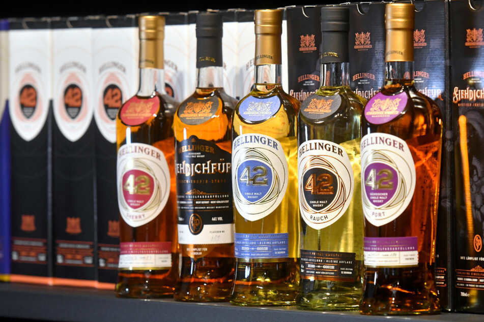 Fünf Sorten feinsten Whiskys werden in Dresden nach schottischem Vorbild produziert.