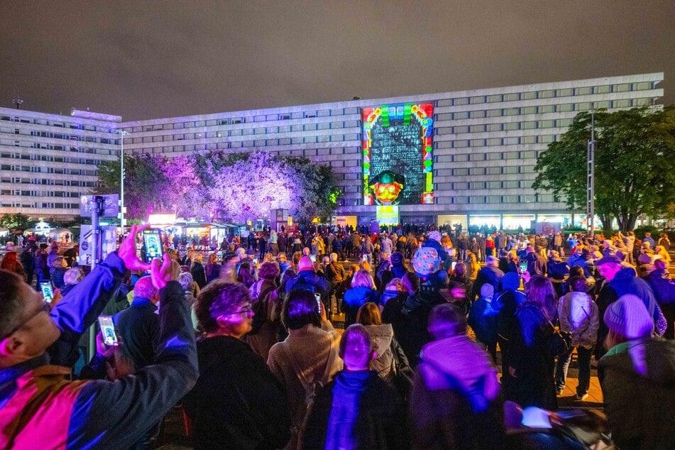 Das Lichtkunst-Festival "Light Our Vision" besuchten etwa 86.000 Menschen.
