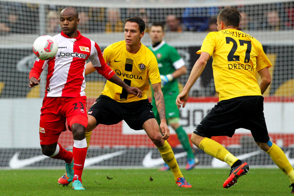 Bjarne Thoelke (28, 2.v.l.) spielte in der Saison 2012/13 für Dynamo Dresden, kam aber - auch verletzungsbedingt - nur zu sechs Einsätzen für die Profis.