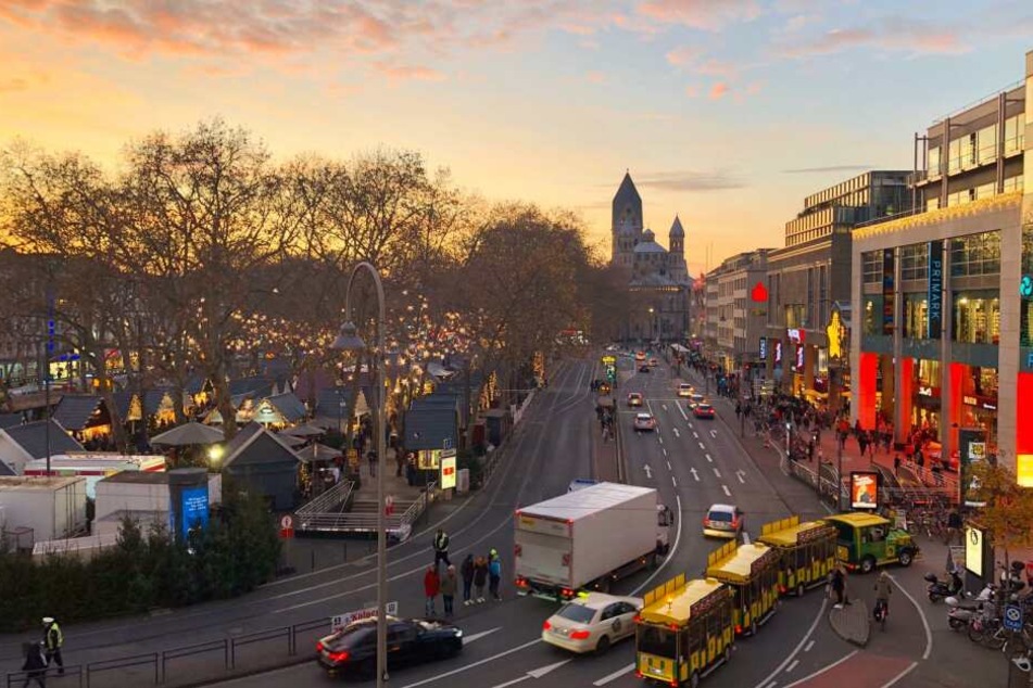 Weihnachtsmarkt-Hopping: Kölner Bimmelbahn fährt die beliebtesten an
