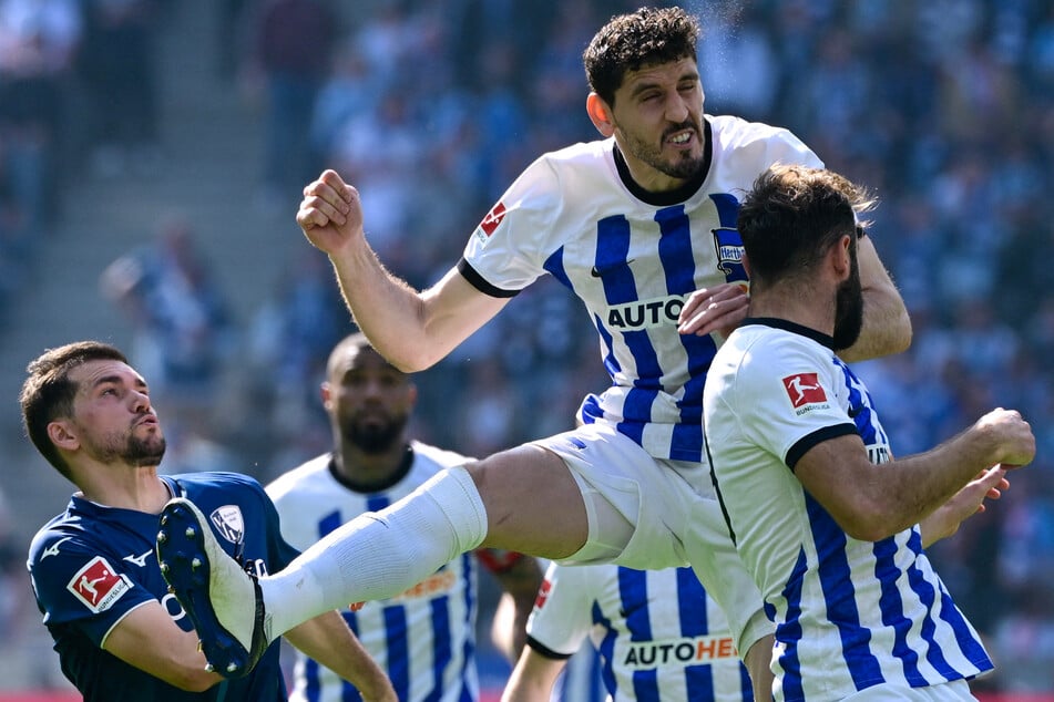 Bei Agustin Rogels (27, 2.v.r) bislang letztem Spiel für Hertha stieg die Alte Dame am Ende ab.