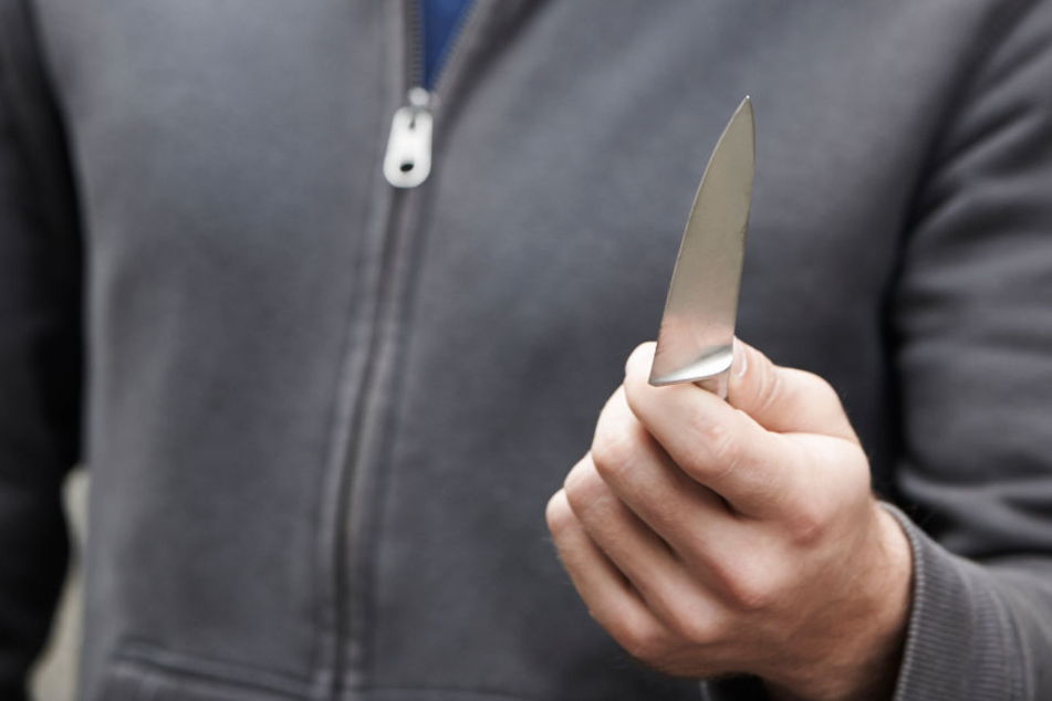Der 22-Jährige erlitt schwere Schnittwunden an der Schulter. (Symbolbild)