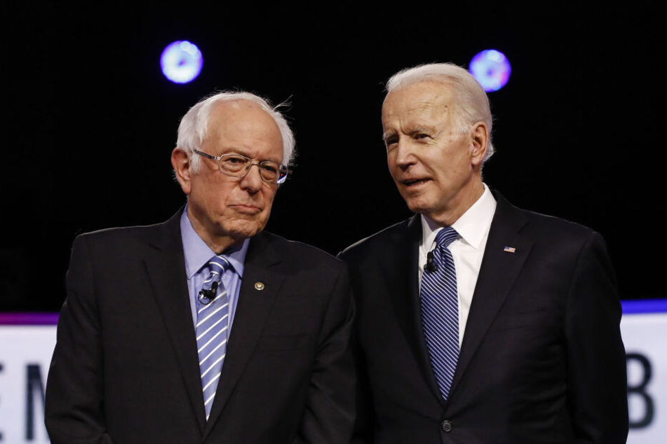 Die demokratischen Bewerber um die Präsidentschaftskandidatur Bernie Sanders (78,l.) und Joe Biden (77).