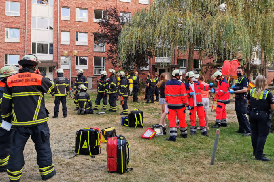 Die Feuerwehr musste mehrere Bewohner evakuieren.