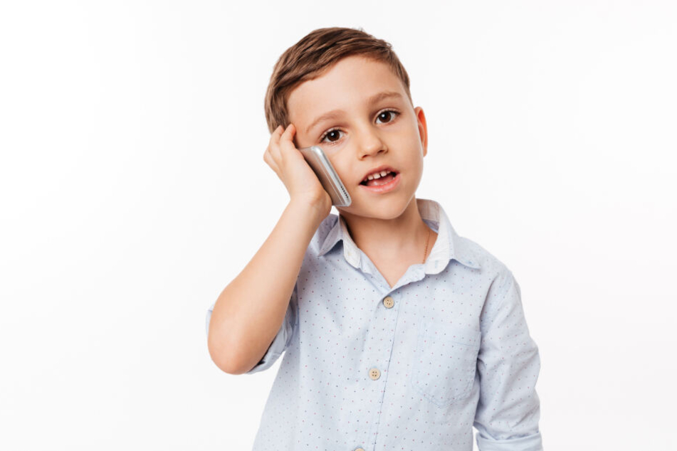 Eines der beiden Kinder alarmierte den Rettungsdienst. (Symbolbild)