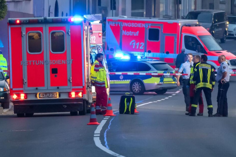 Polizei und Feuerwehr eilten zur Einsatzstelle. (Symbolbild)