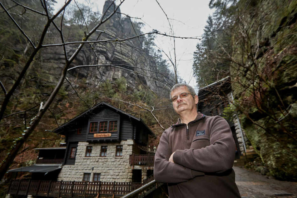 28 Jahre lang betrieb Uwe Knaak die malerisch gelegene Baude. Dann gab es im Sommer 2017 einen Steinschlag - der Anfang vom Ende.