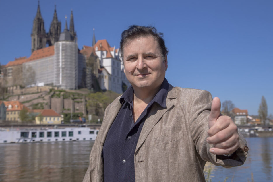 Eben noch in Thailand, jetzt in Sachsen: In Meißen hatte Rocksänger Ritchie Newton (54) sein erstes Comeback-Engagement.