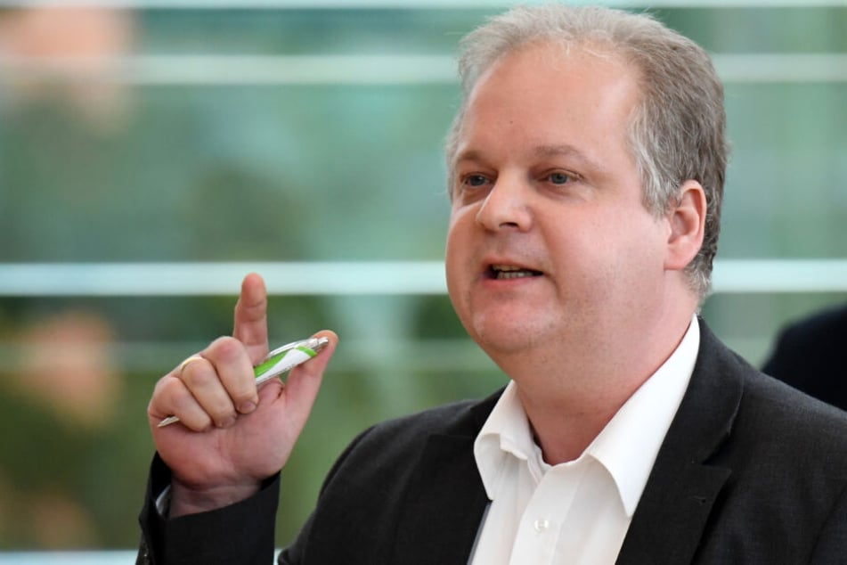 Kai Dolgner (SPD) bei einer Rede im schleswig-holsteinischen Parlament: Der Untersuchungsausschuss zur Rocker-Affäre wird nach seiner Ansicht bei der Polizei in Schleswig-Holstein den Umgang mit Informanten ändern.