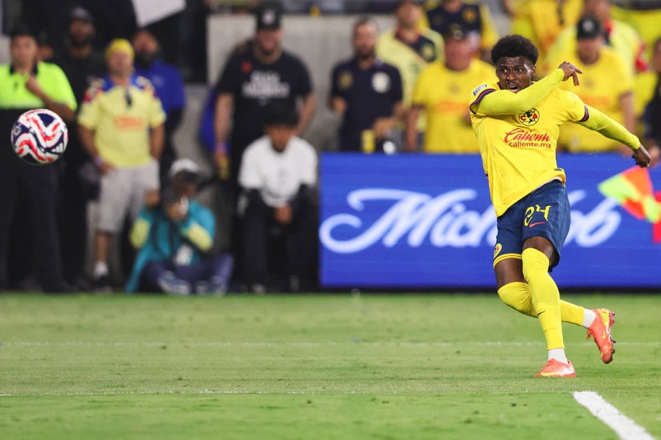 Javairo Dilrosun scheiterte mit seinem Abschluss für CF América im Ausscheidungsspiel um das letzte Ticket bei der Klub-WM.