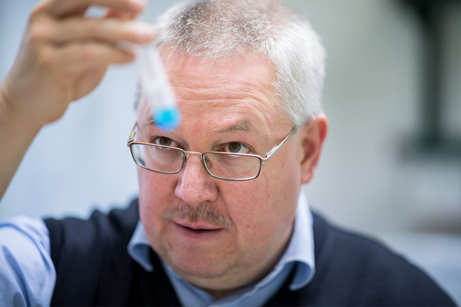 Rizin gilt als Kriegswaffe. Mit Hilfe des Patienten kann man vielleicht ein Gegengift finden. Der Fall zeigt laut Uniklinikum, warum die Forschung bei seltenen Erkrankungen (der Mann hat eine sehr seltene Stoffwechselerkrankung) durchaus wichtig ist.