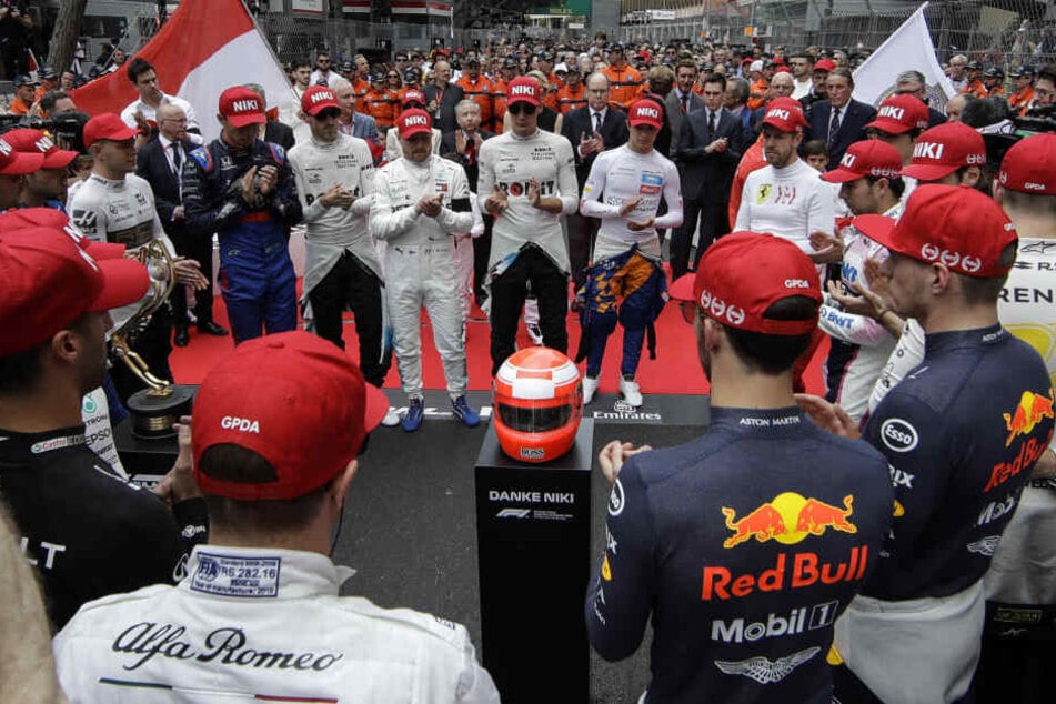 Beim Rennen in Monte Carlo gab es bewegende Szene der Trauer für Niki Lauda.