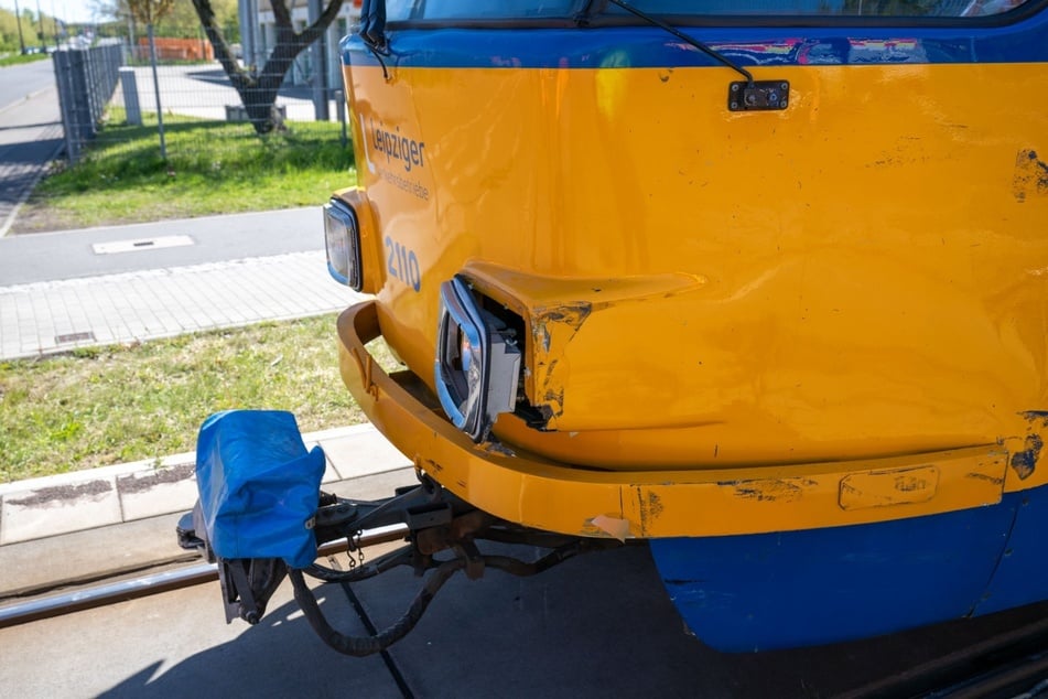 Die Tatra erlitt an der Vorderseite einige Beschädigungen.