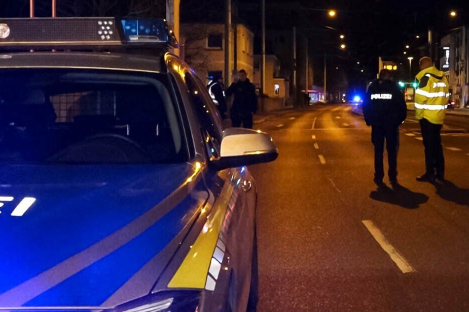 Die Polizei in Würzburg ermittelt inzwischen wegen versuchten Mordes.
