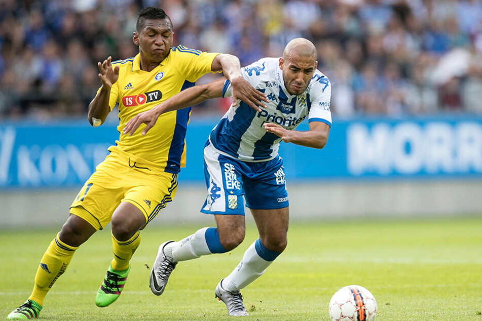 Alfredo Morelos (l.), hier noch im Trikot vom finnischen Serienmeister HJK Helsinki, ist aktuell der gefährlichste Stürmer Schottlands.