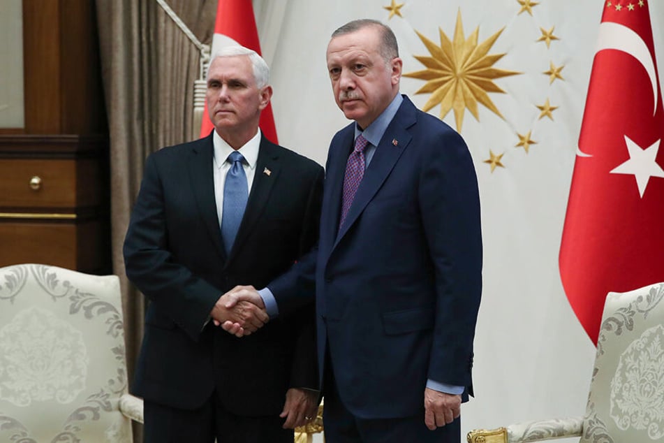 Mike Pence (li.), Vizepräsident der USA, und Recep Tayyip Erdogan, Präsident der Türkei, bei einem Treffen am Donnerstag in Ankara.