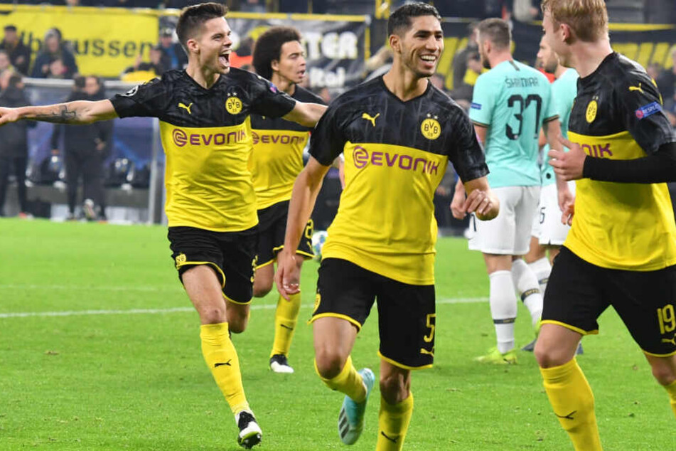 Dortmunds Matchwinner Achraf Hakimi und der Torschütze zum zwischenzeitlichen 2:2-Ausgleich Julian Brandt.