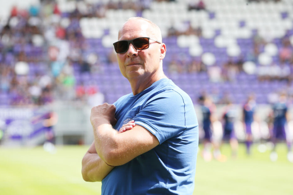 Ein Mann der klaren Worte: FCE-Boss Helge Leonhardt erinnerte die Spieler noch einmal eindringlich daran, welche Tugenden bei den Veilchen gefragt sind.