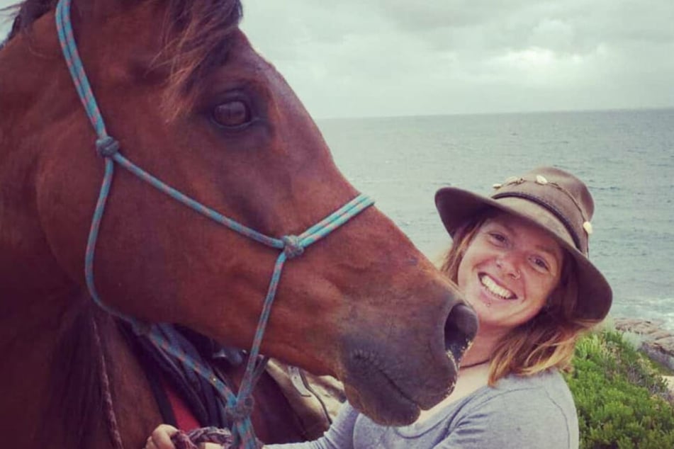 Auf ihren Pferden ritt Stef Gebbie 4500 Kilometer durch Australien.