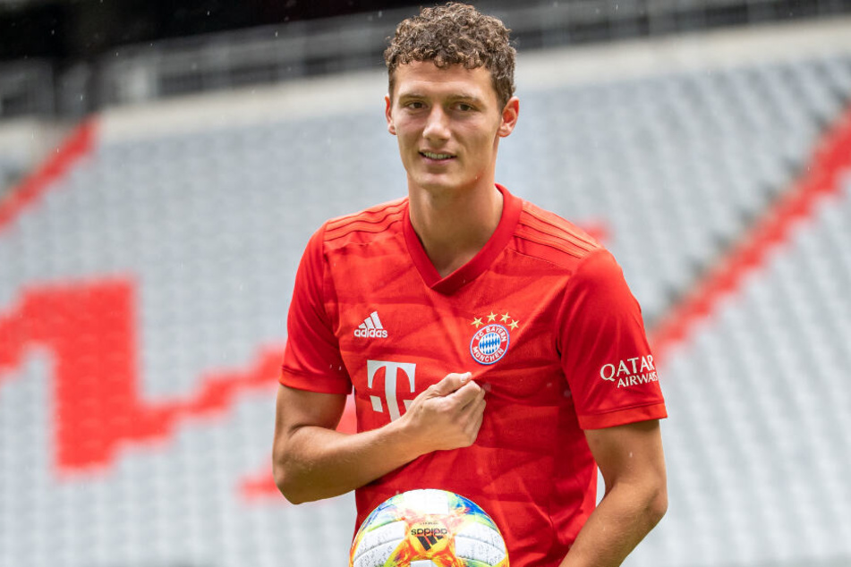 Benjamin Pavard bei seiner Vorstellung in der Allianz Arena.