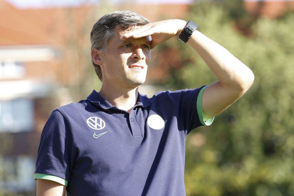 Rüdiger Ziehl (42), zuletzt Coach der "U23" beim VfL Wolfsburg, gilt als der heißeste Kandidat für den Trainerposten bei den Himmelblauen.