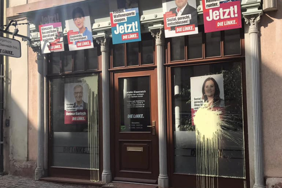 Unbekannte hatten Farbbeutel gegen die Scheiben der Linken-Landtagsabgeordneten geschmissen.
