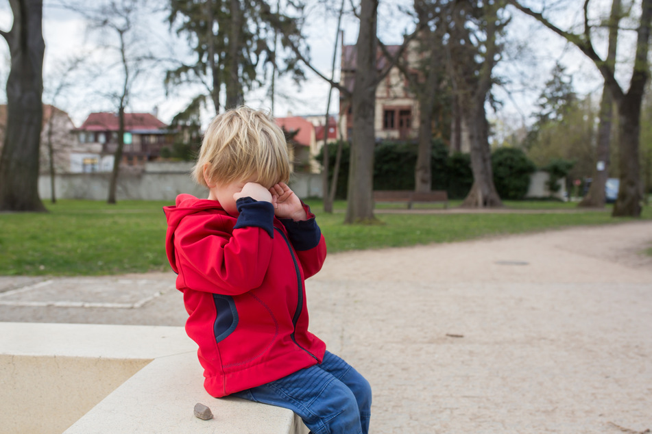 Ein dreizehnjähriger Junge hat am Freitag eine wahre Heldentat vollbracht, als er ein fünfjähriges Kind nach Hause brachte, das sich verirrt hatte. (Symbolbild)