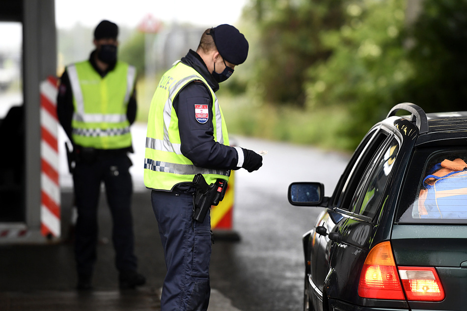 Ein eng begrenztes Fahrverbot herrscht stellenweise im österreichischem Bundesland Tirol. (Symbolbild)