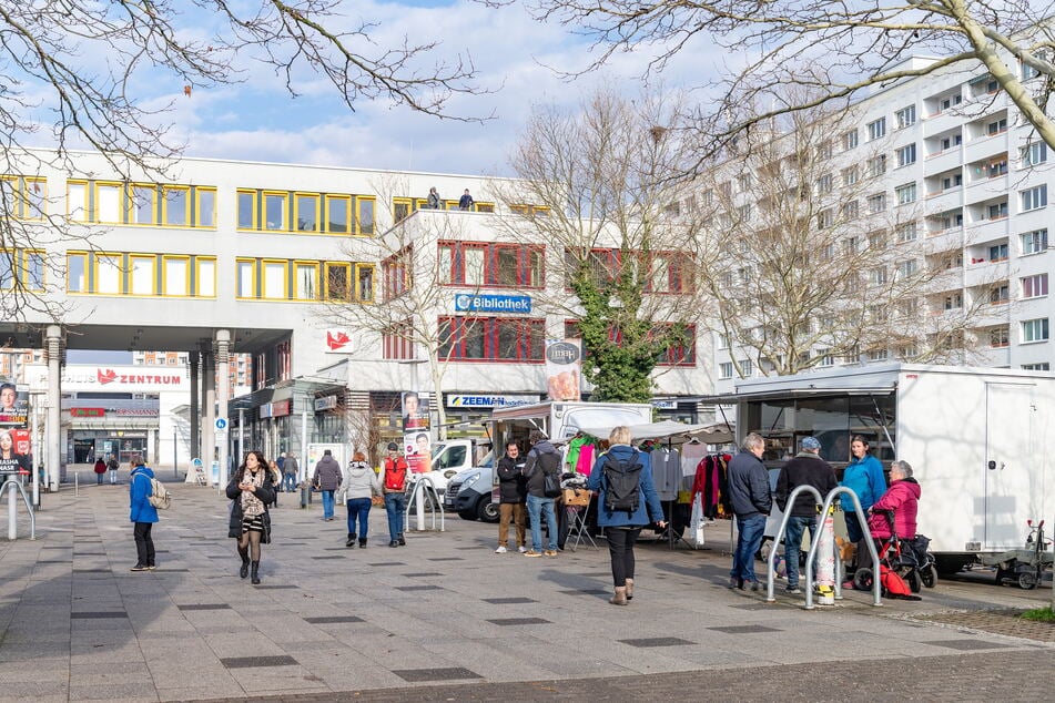 Nur eine gute Handvoll Stände: Auch der Wochenmarkt in Prohlis leidet unter Händler- und Kundenschwund.