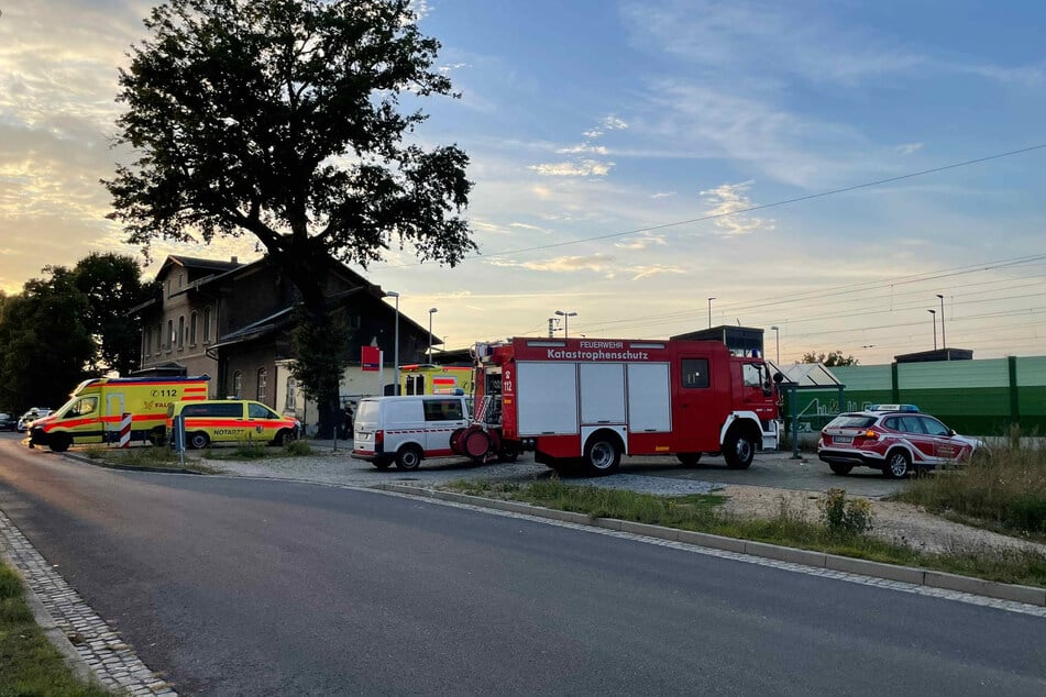 Polizei, Feuerwehr und Krankenwagen kamen allesamt zum Unfallort.