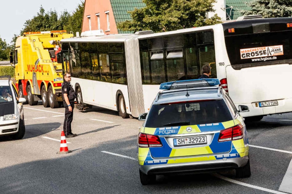 Dieser Lübecker Linienbus wurde am Freitagabend zum Tatort.