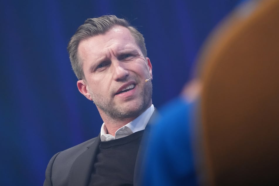 Sportboss Markus Krösche (45) glaubt, dass die Frankfurter Eintracht das Ruder noch einmal herumreißen kann.