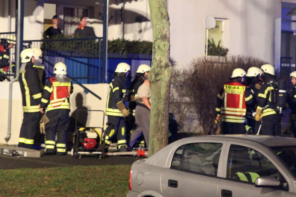 Fünf Hausbewohner, darunter auch ein Baby (1), mussten von der Feuerwehr gerettet werden.