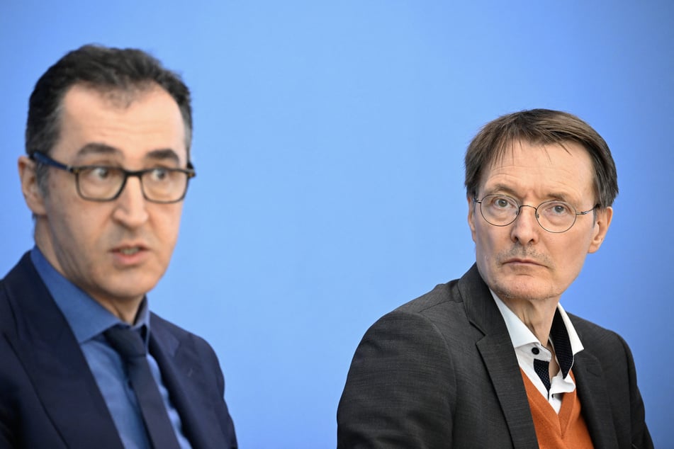 Cem Özdemir (57, Grüne, l.) und Karl Lauterbach (60, SPD) stellten die Pläne am Mittwoch vor.