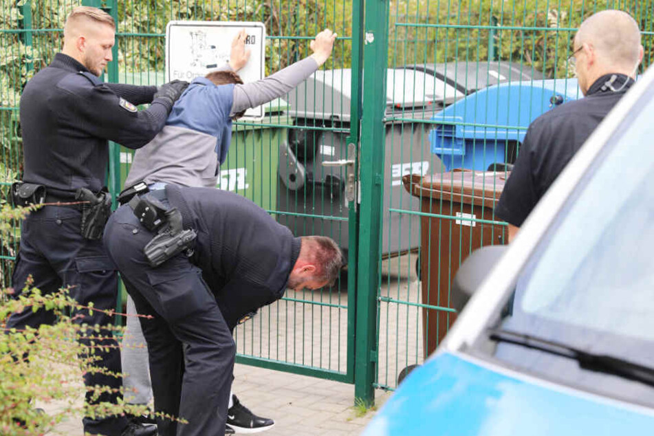 Die Polizei nahm zwei Tatverdächtige vorläufig fest.