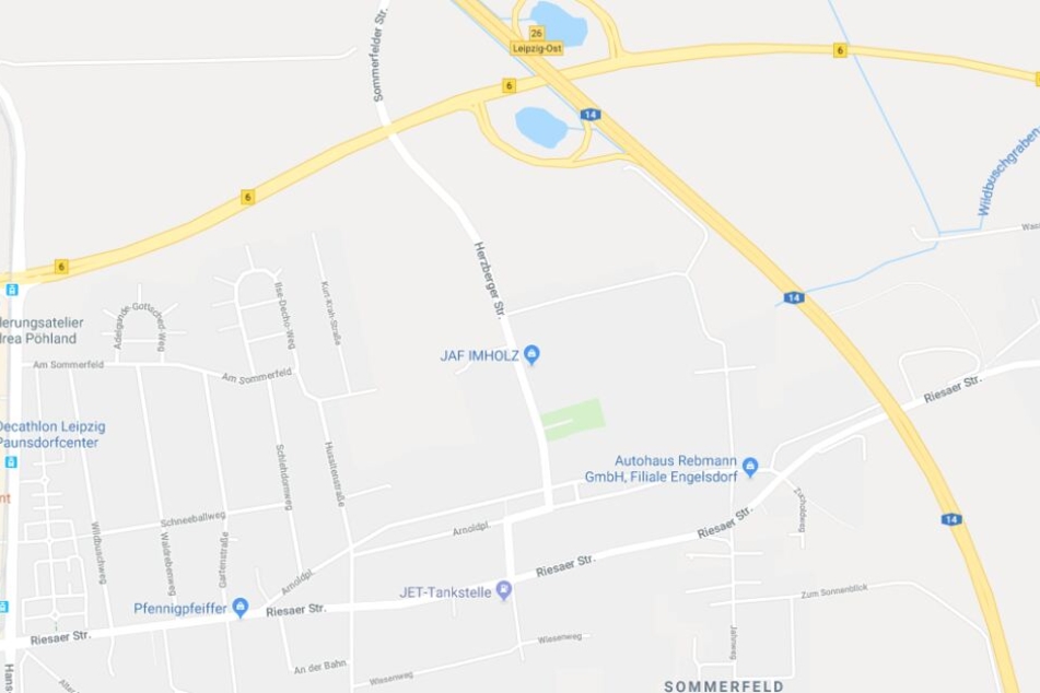 Dazu musste die Autobahn bei Leipzig, nahe der Anschlussstelle Leipzig-Ost, vollständig gesperrt werden.